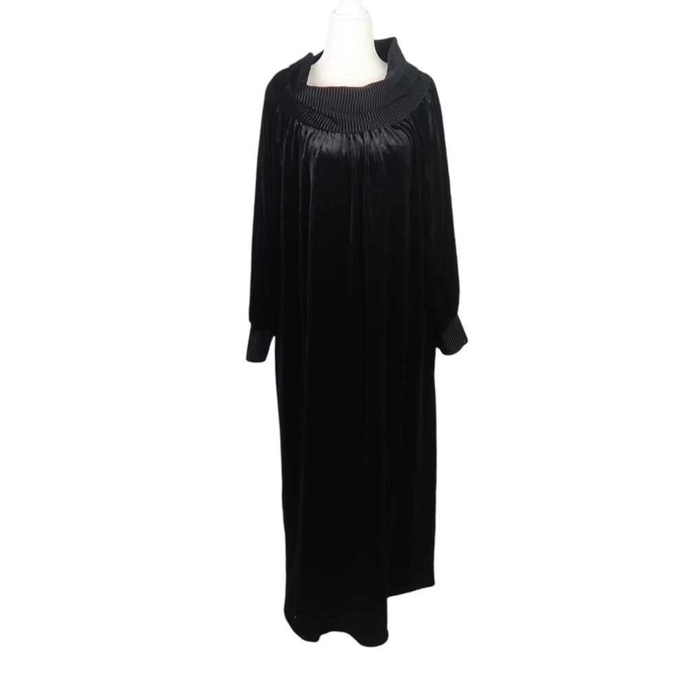 Vintage 80s Lisanne black velvet long sleeve maxi nightgown dress L